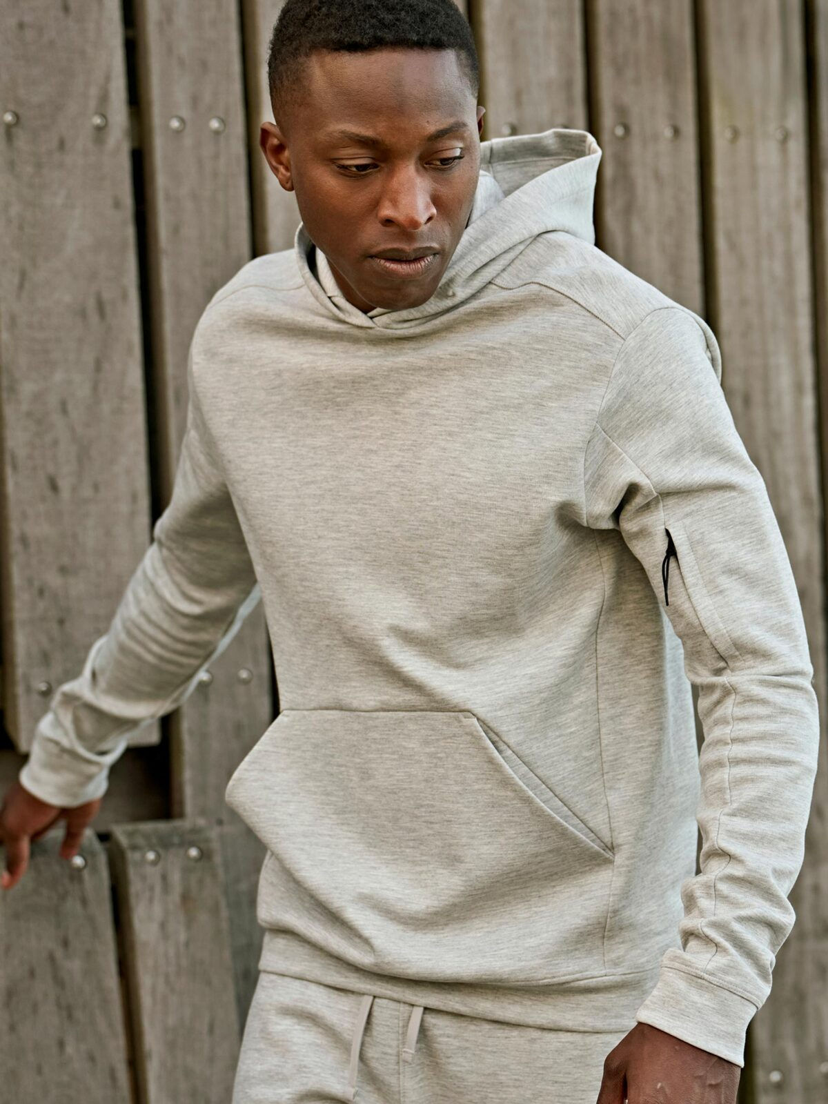 Sweat à capuche zippé - 2 coloris