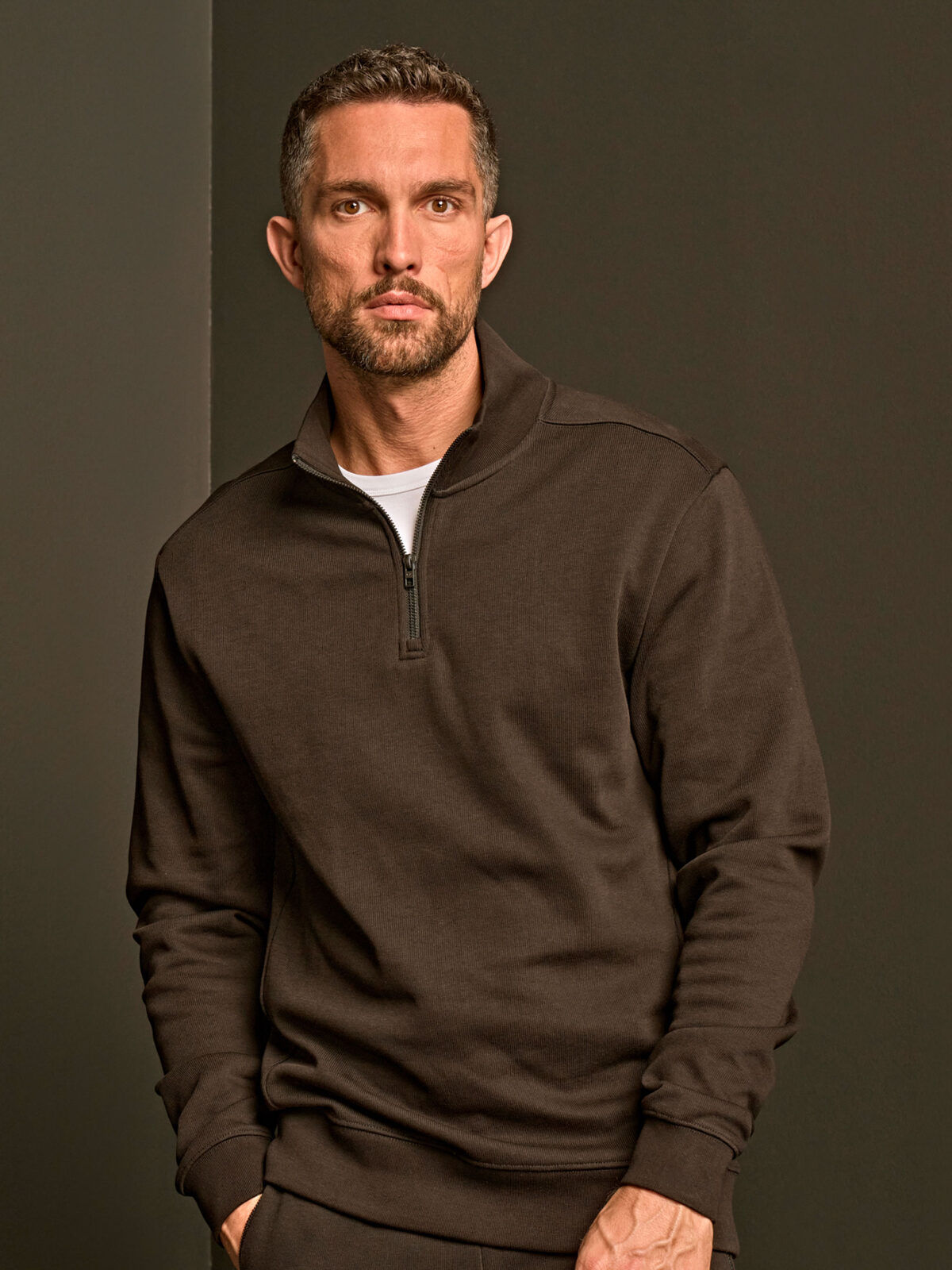 Sweat-shirt zippé - 3 coloris