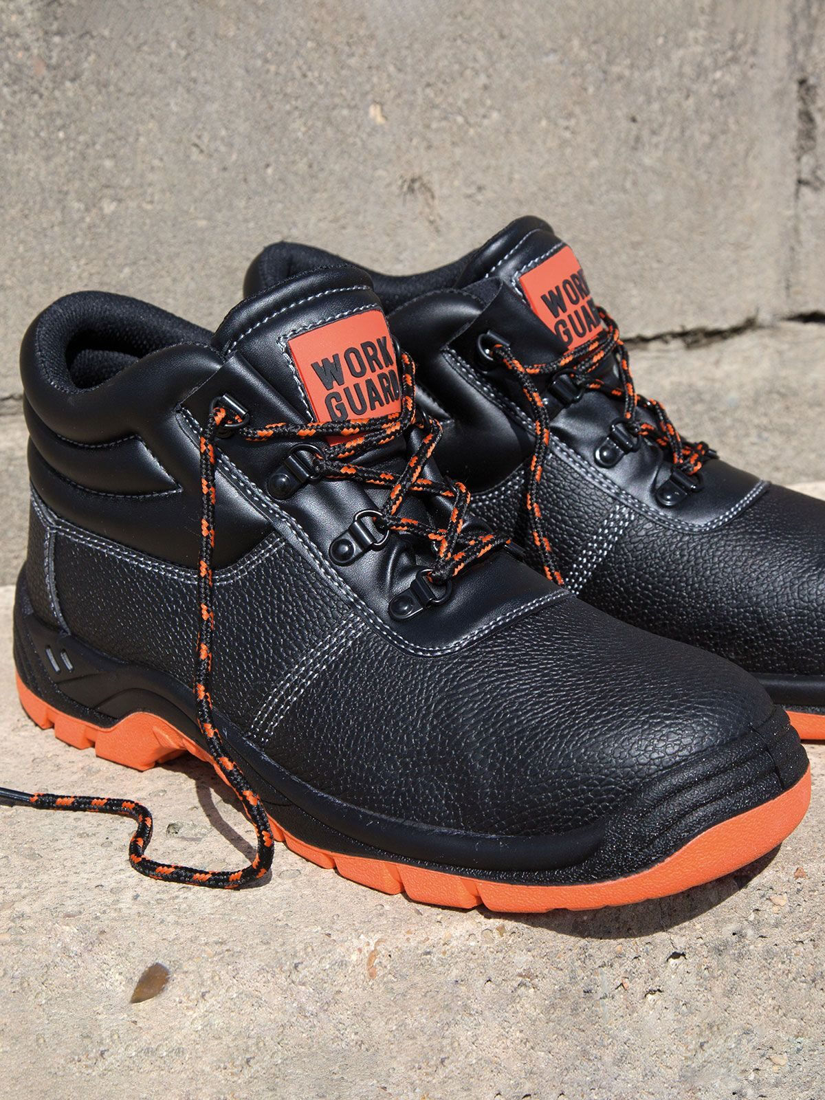 Chaussures de sécurité montantes cuir EN ISO 20345 S1P - Noir