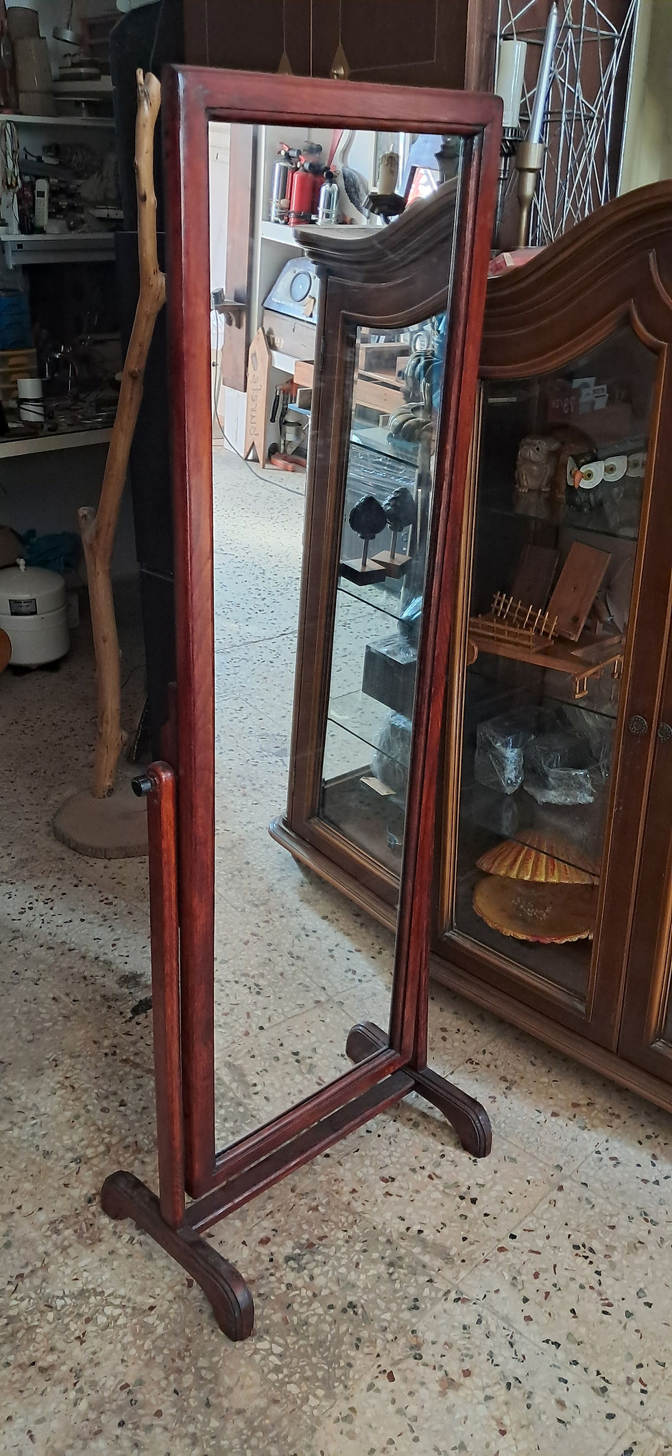 Küçük resim: Ayaklı Ahşap Boy Aynası