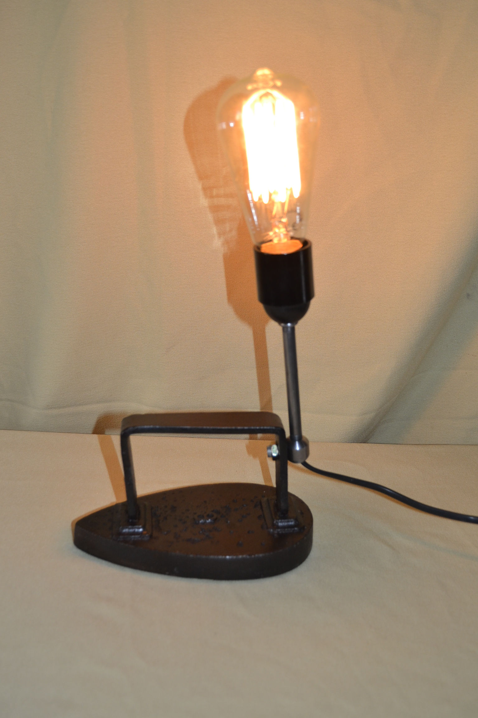 Vintage "Demir Ütü" Lamba