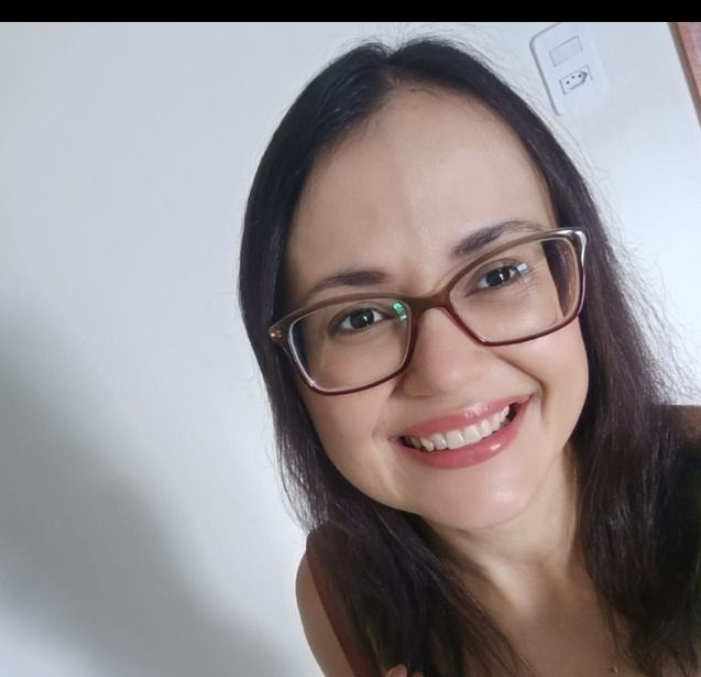 Dra. Claudiane Silva