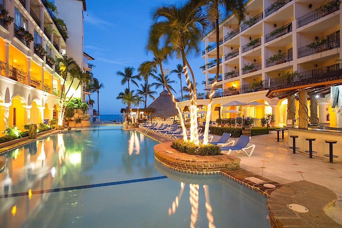 Green Eyed Cat_edited.jpg