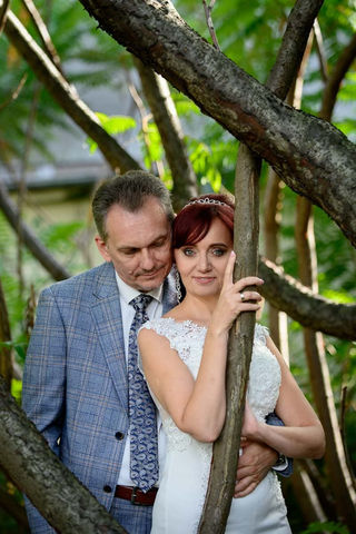 Sesja fotografii ślubnej w plenerze - Fotosceny
