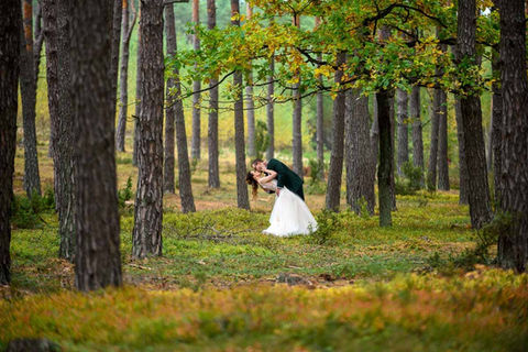 Sesja fotografii ślubnej w plenerze - Fotosceny