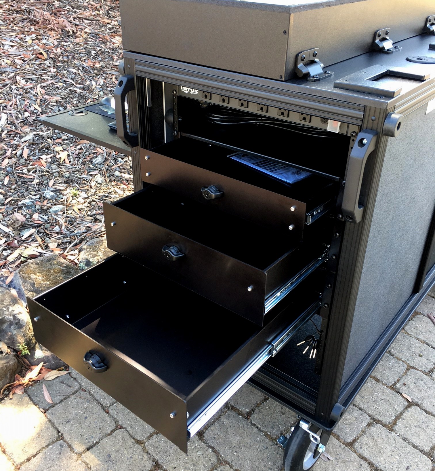 Alumimum Rack Mount Locking Drawers
