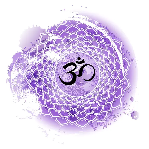 Illustrasjon av kron-chakraet, også kjent som Sahasrara på sanskrit. Bildet viser en lotusblomst med mange kronblader, representert i fargen fiolett, som symboliserer åndelig opplysning, kosmisk bevissthet og forbindelsen til det guddommelige. Dette chakraet ligger på toppen av hodet og er det syvende og øverste chakraet i det tantriske og yogiske chakrasystemet.