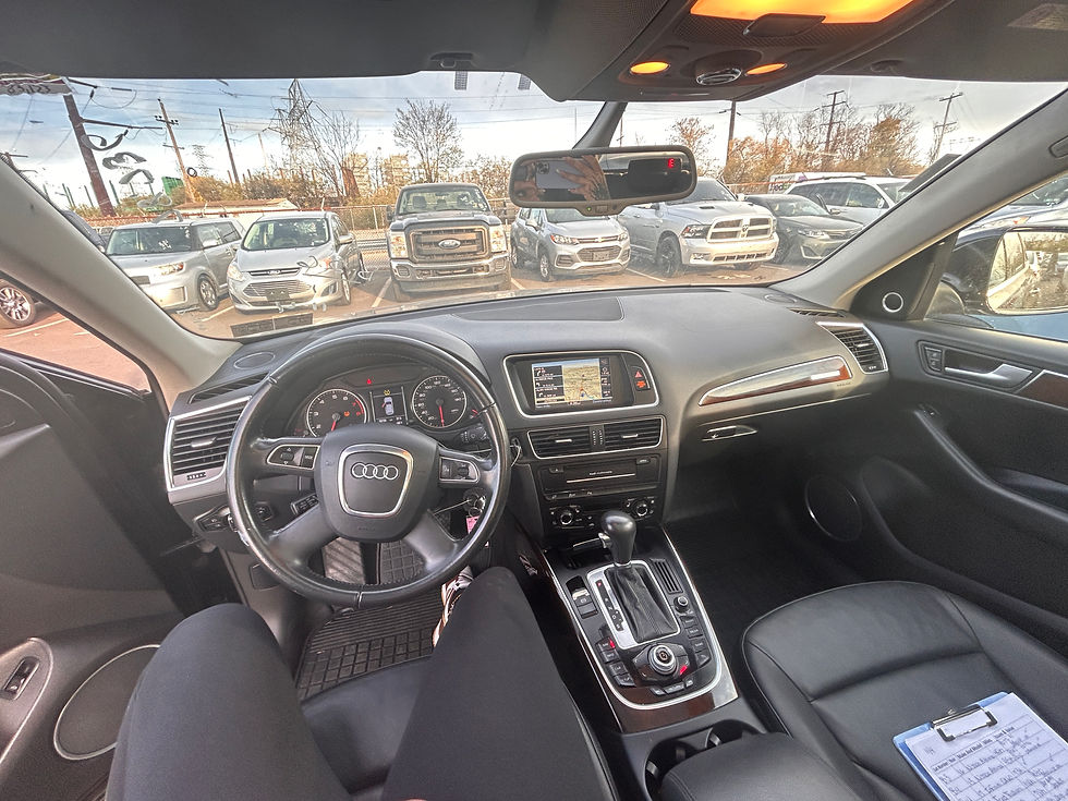 Thumbnail: 2011 Audi Q5 Premium Plus