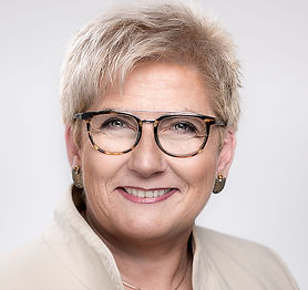 BeatriceSimonportrait_6_6_cm.jpg