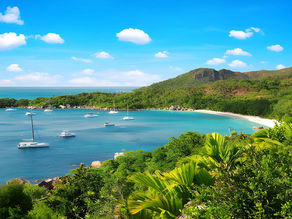 10 Best Beaches in Seychelles for Relaxation and Swimming