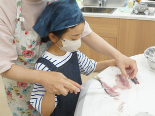 三枚おろしの教え方|子どもと一緒に安全にできるやさしいステップガイド