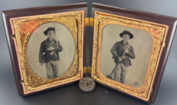 Civil War ID’D 29th Iowa Infantry Tintype Photo w/ Corp Badge