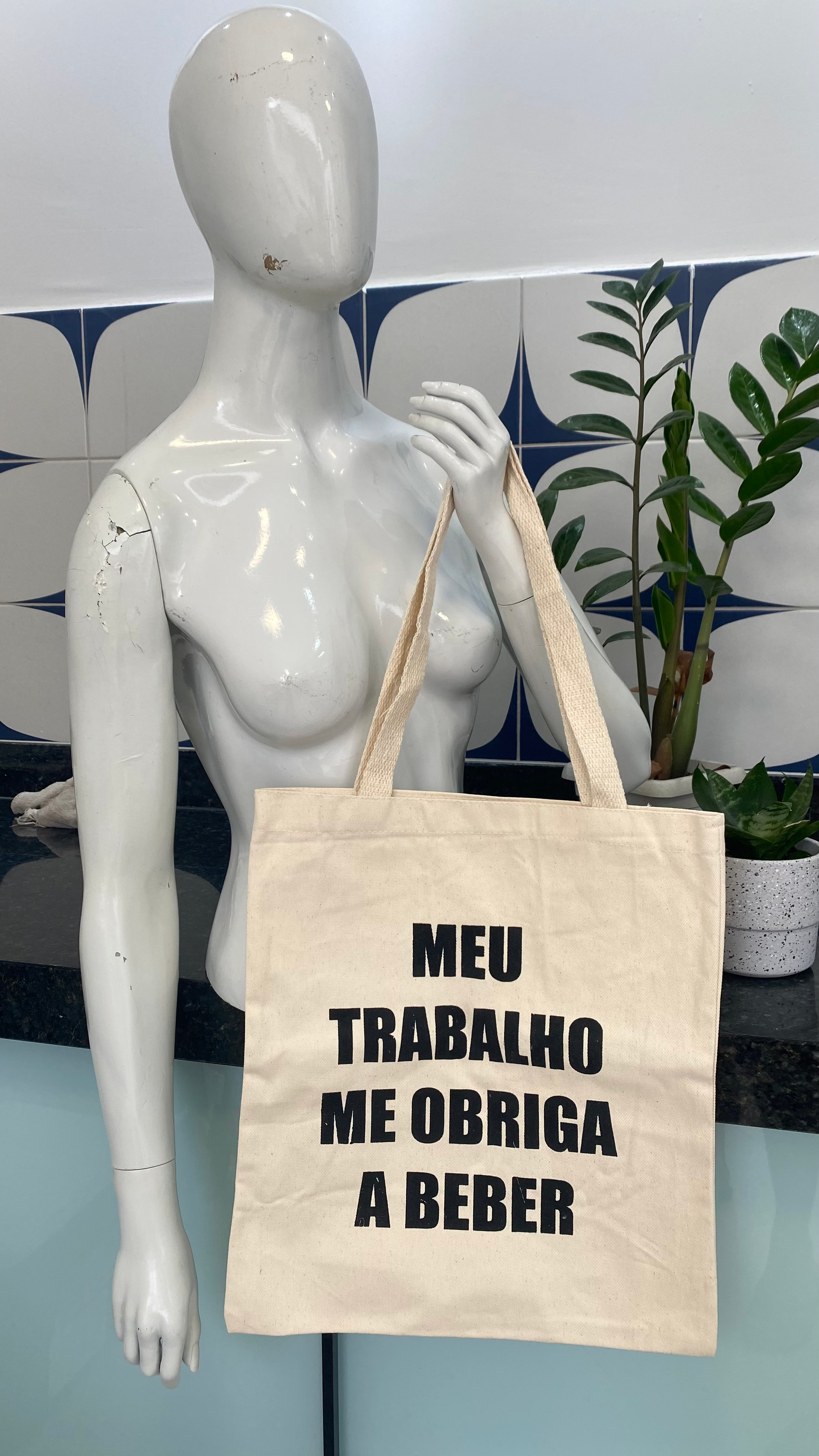 Ecobag algodão cru "Meu trabalho me obriga a beber"