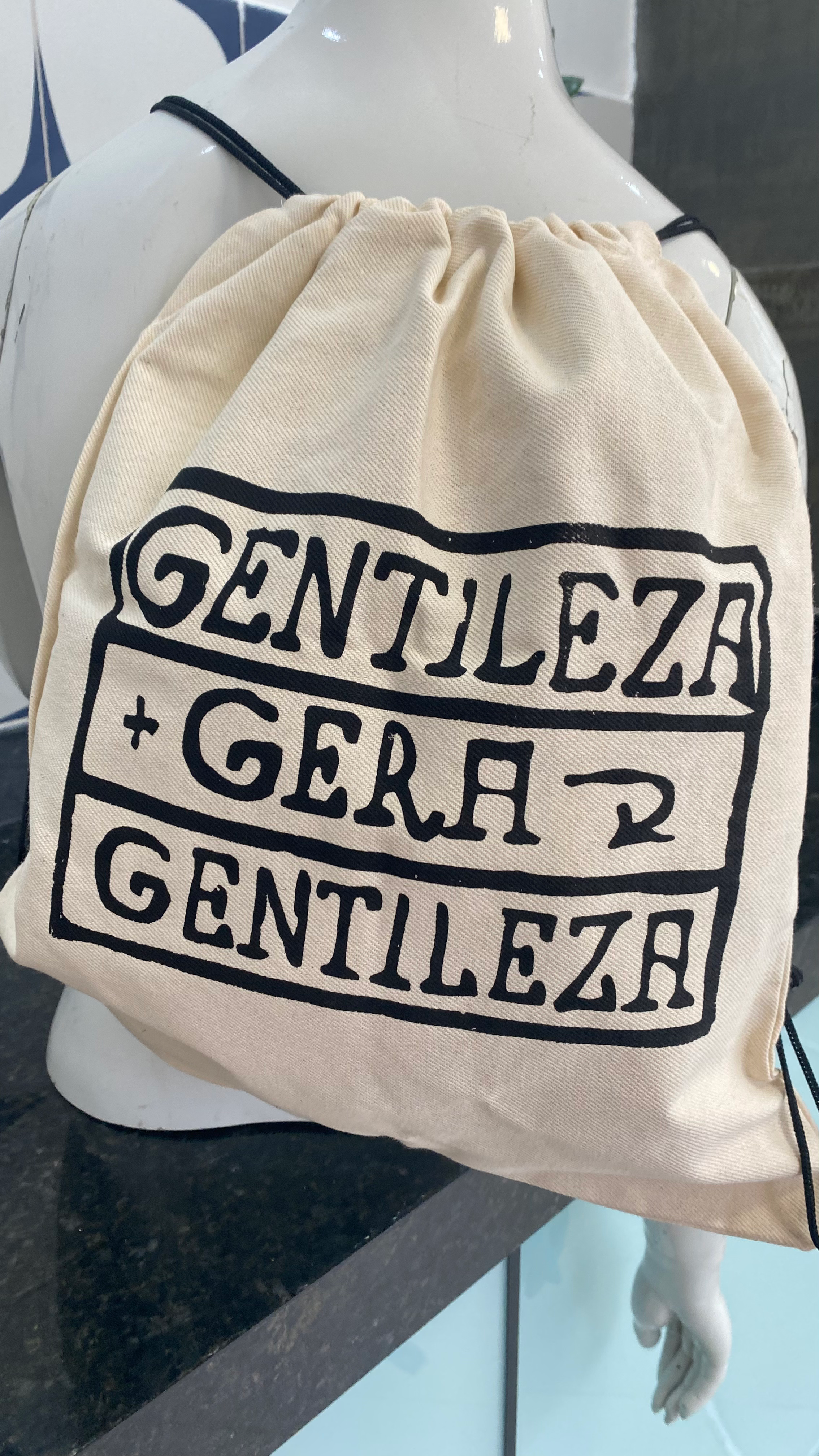 Ecobag mochila algodão cru "Gentileza gera gentileza" - Série Cultura