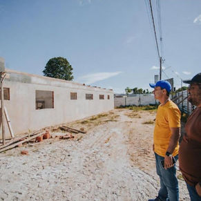 Prefeito Zequinha Lima vistoria obras do CAPS AD e do  Centro do Idoso em Cruzeiro do Sul