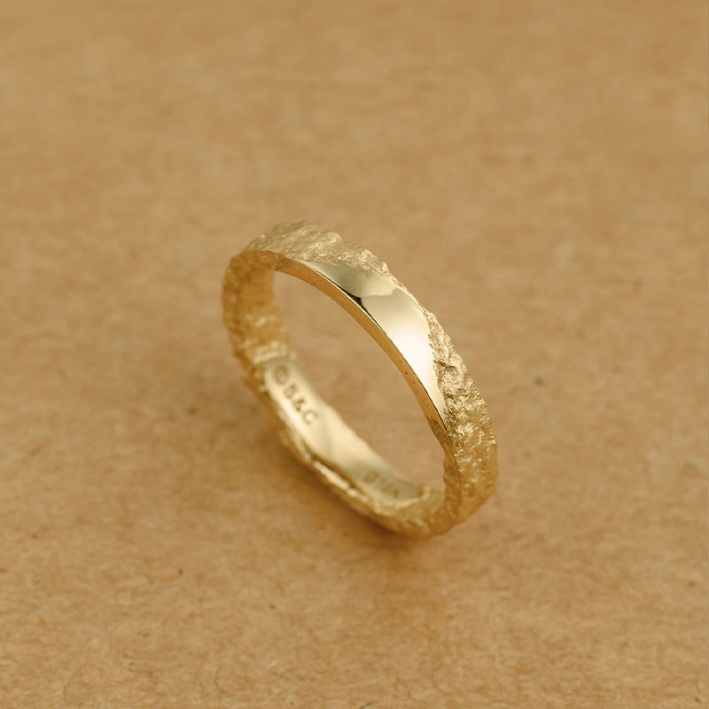 Ring Hammered Aureline Textured Gold