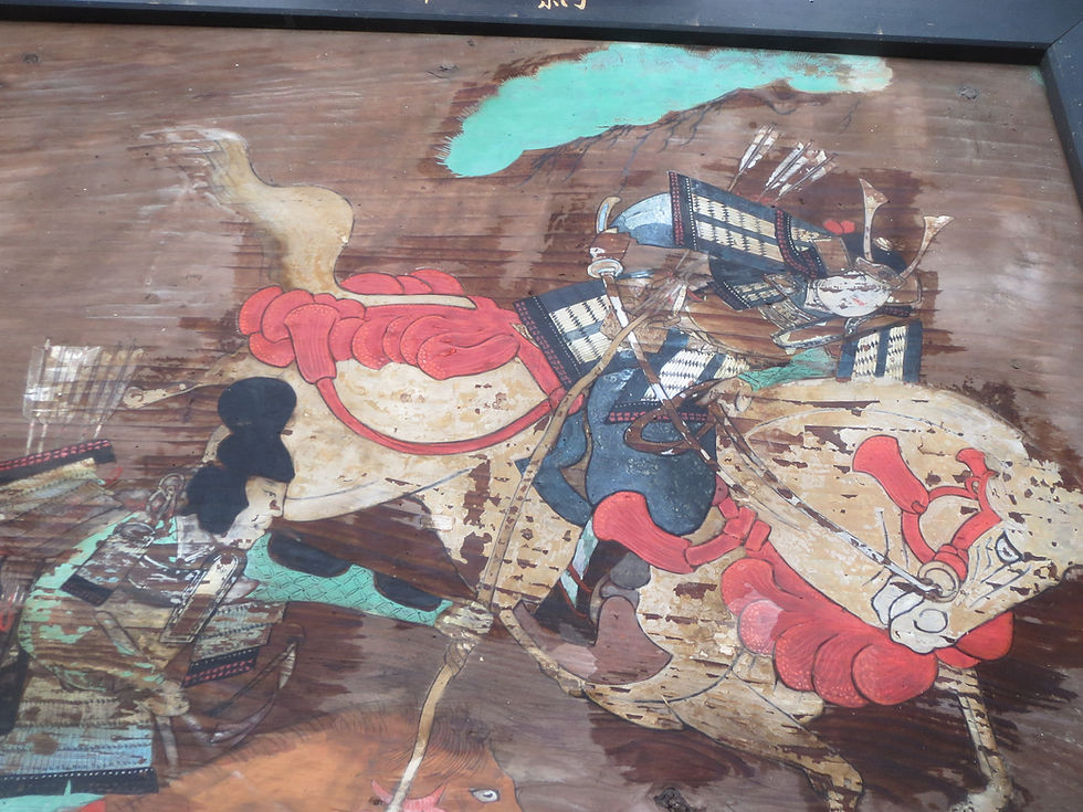 地震被害で雨ざらしだった絵馬