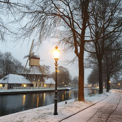 Molen in de sneeuw