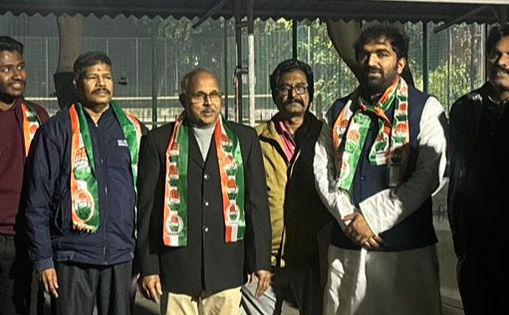 ചാണ്ടി ഉമ്മൻ ഡൽഹി നിയമസഭാ തെരെഞ്ഞെടുപ്പിൽ പ്രചാരണം നടത്തി.