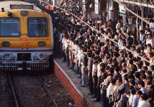 പ്ലാറ്റ്ഫോമിൽ കയറണോ, കൺഫേംഡ് ടിക്കറ്റ് നിർബന്ധം