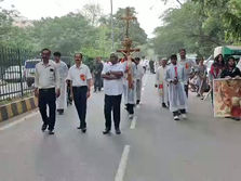 ആർ കെ പുരം  സെന്റ് പീറ്റേഴ്സ് ഇടവകയിൽ നടത്തിയ കുരിശിന്റെ വഴി 