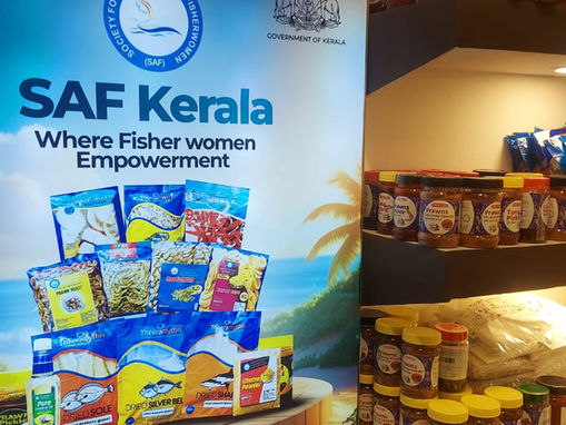 വൈവിധ്യമാർന്ന മത്സ്യ ഉത്പന്നങ്ങളുമായി മത്സ്യഫെഡിൻ്റേയും സാഫിൻ്റേയും സ്റ്റാളുകൾ