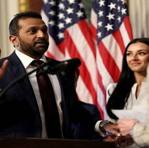 കാഷ് പട്ടേൽ പുതിയ FBI ഡയറക്ടറായി സത്യപ്രതിജ്ഞ ചെയ്തു