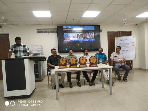 വിരമിച്ച മലയാളി പോലീസ് ഉദ്യഗസ്ഥർക്ക് സ്വീകരണം നൽകി