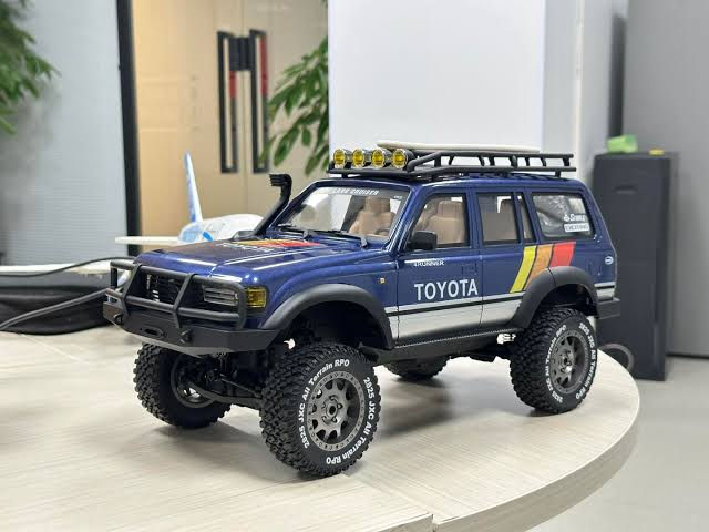 JXC LC80 1/12 Scale 4WD RC Rock Crawler RTR Off-Road Car
