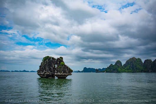 Vietnam_Ha Long Bay_Kissing Rocks_1.jpg