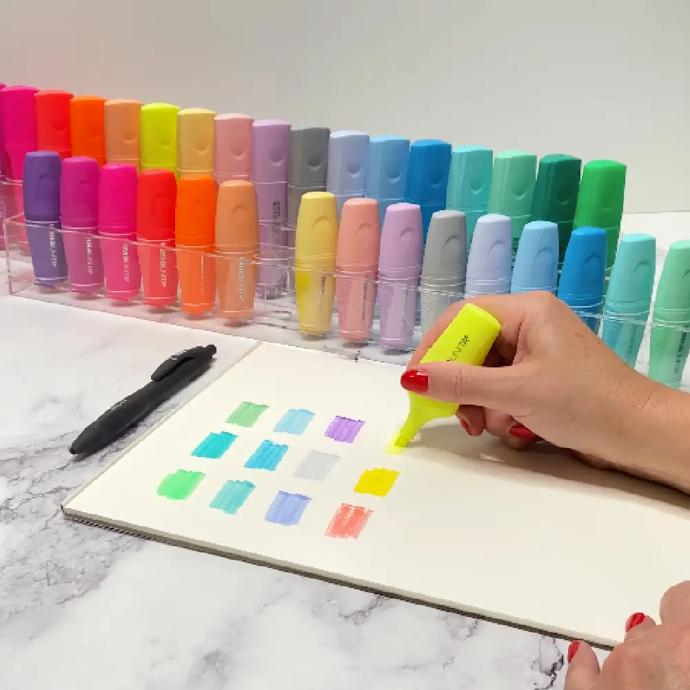 scatola con mini evidenziatori tintaUNITA