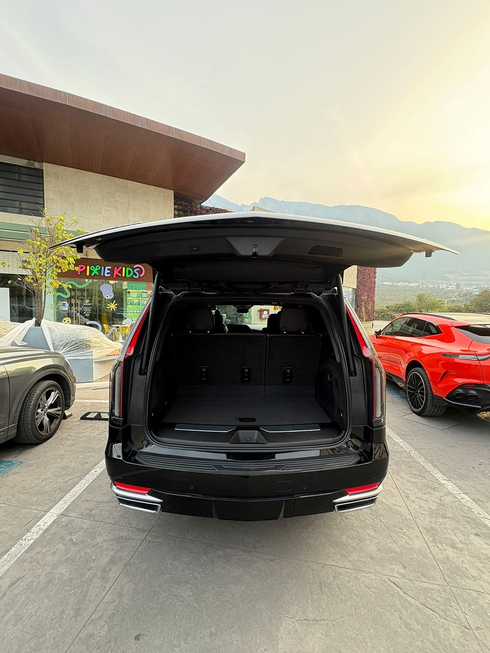 Miniatura: Cadillac Escalade Premium Luxury 2024