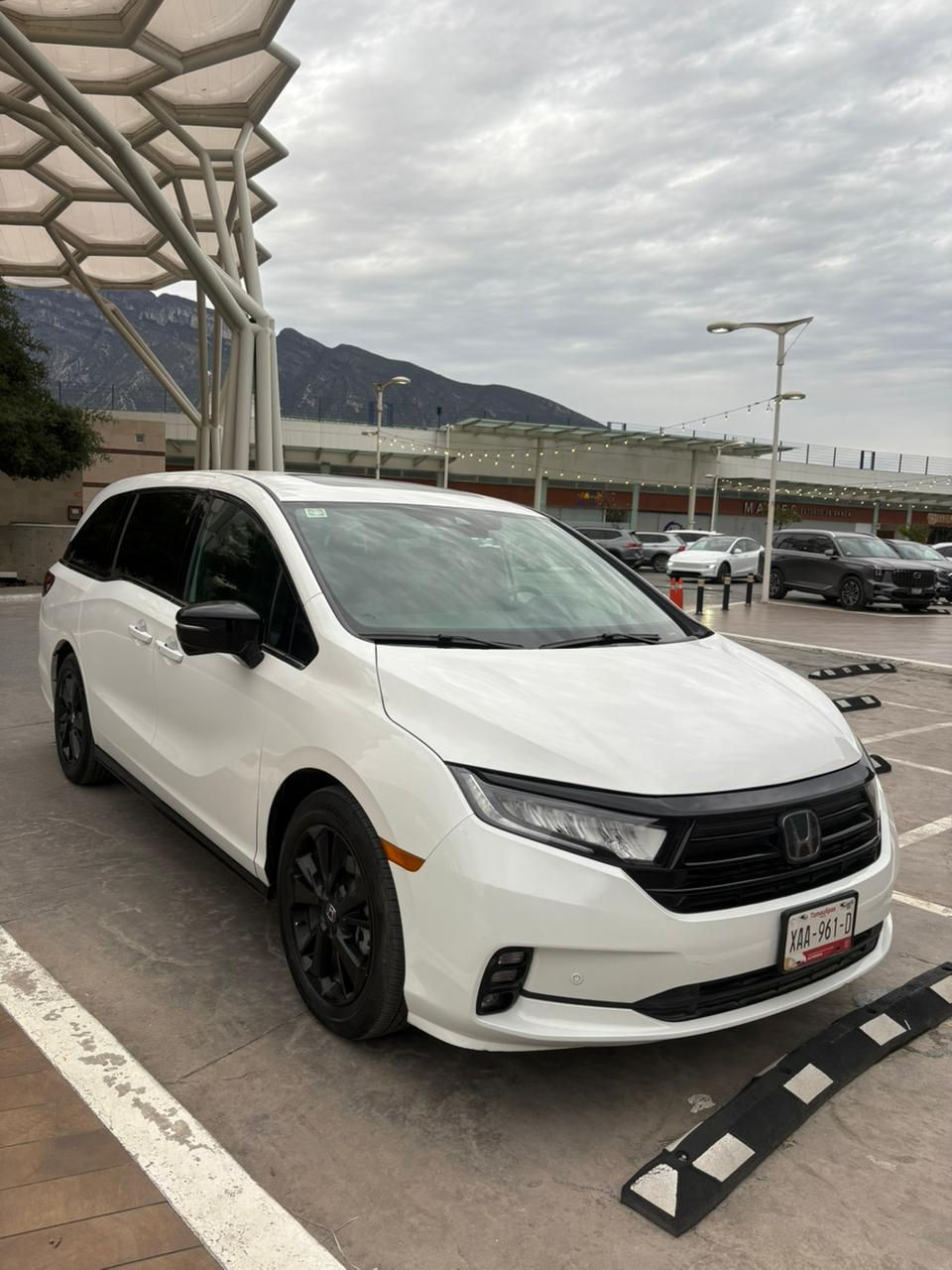 Miniatura: Honda Odyssey Black Edition 2024