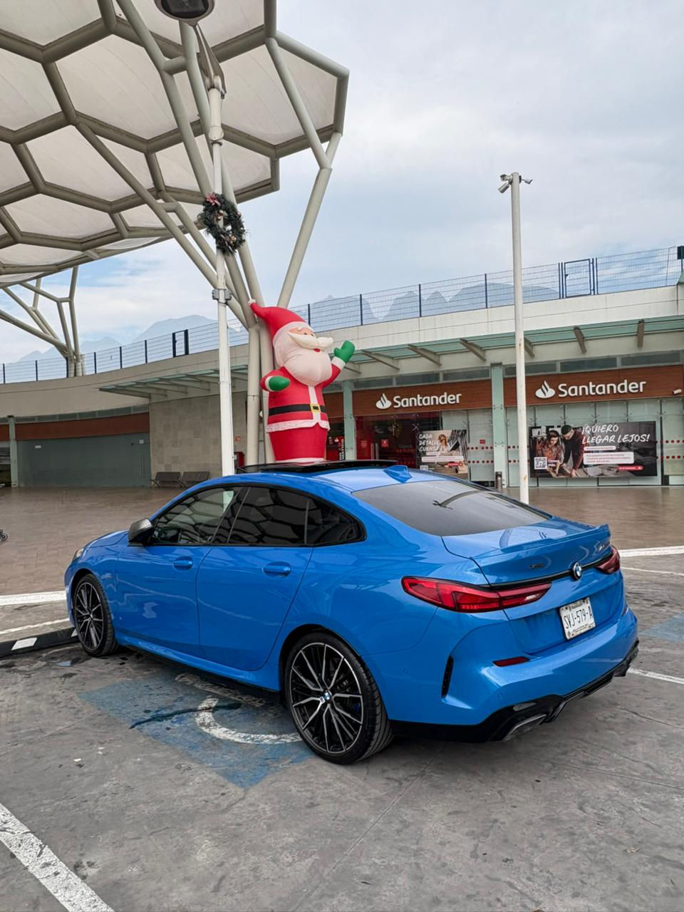 Miniatura: BMW M235i 2022