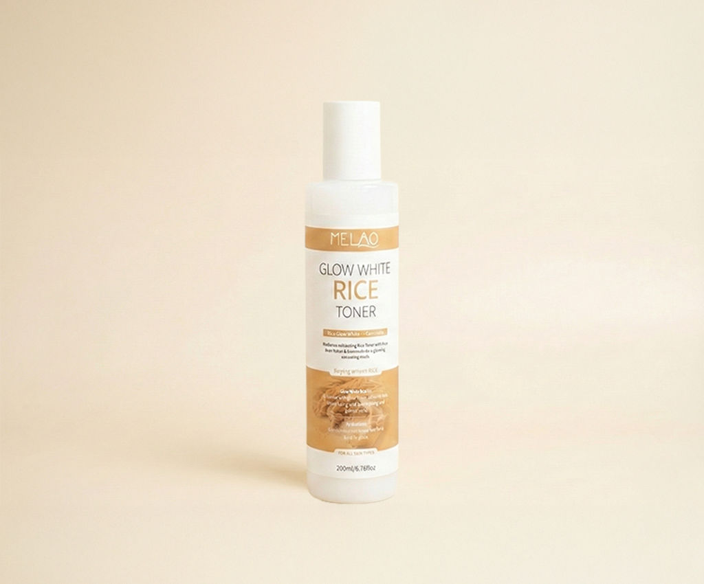 Bouteille MYLA BEAUTY Glow White Rice Toner, Lotion Tonique Éclat au Riz & Céramides.