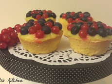 Crostatine senza glutine con crema pasticcera e frutti di bosco