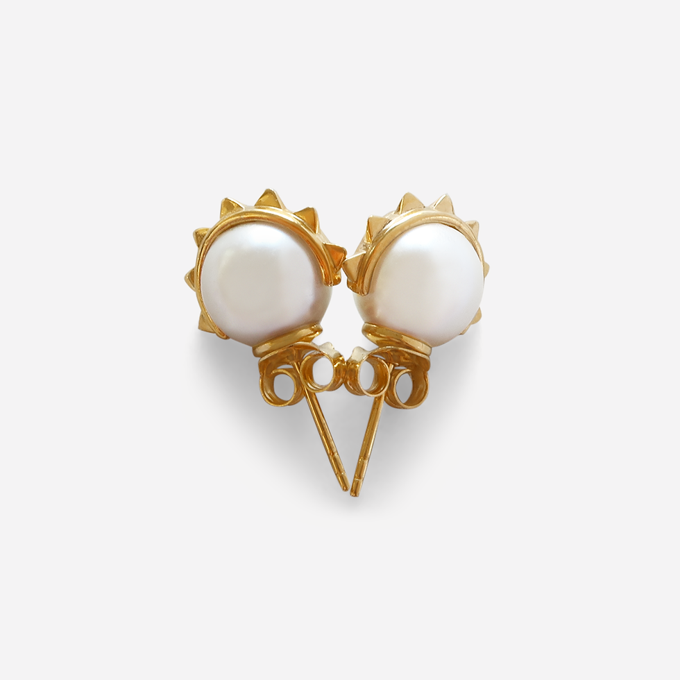 Thumbnail: Alice in N.Y Stud, in gold.
