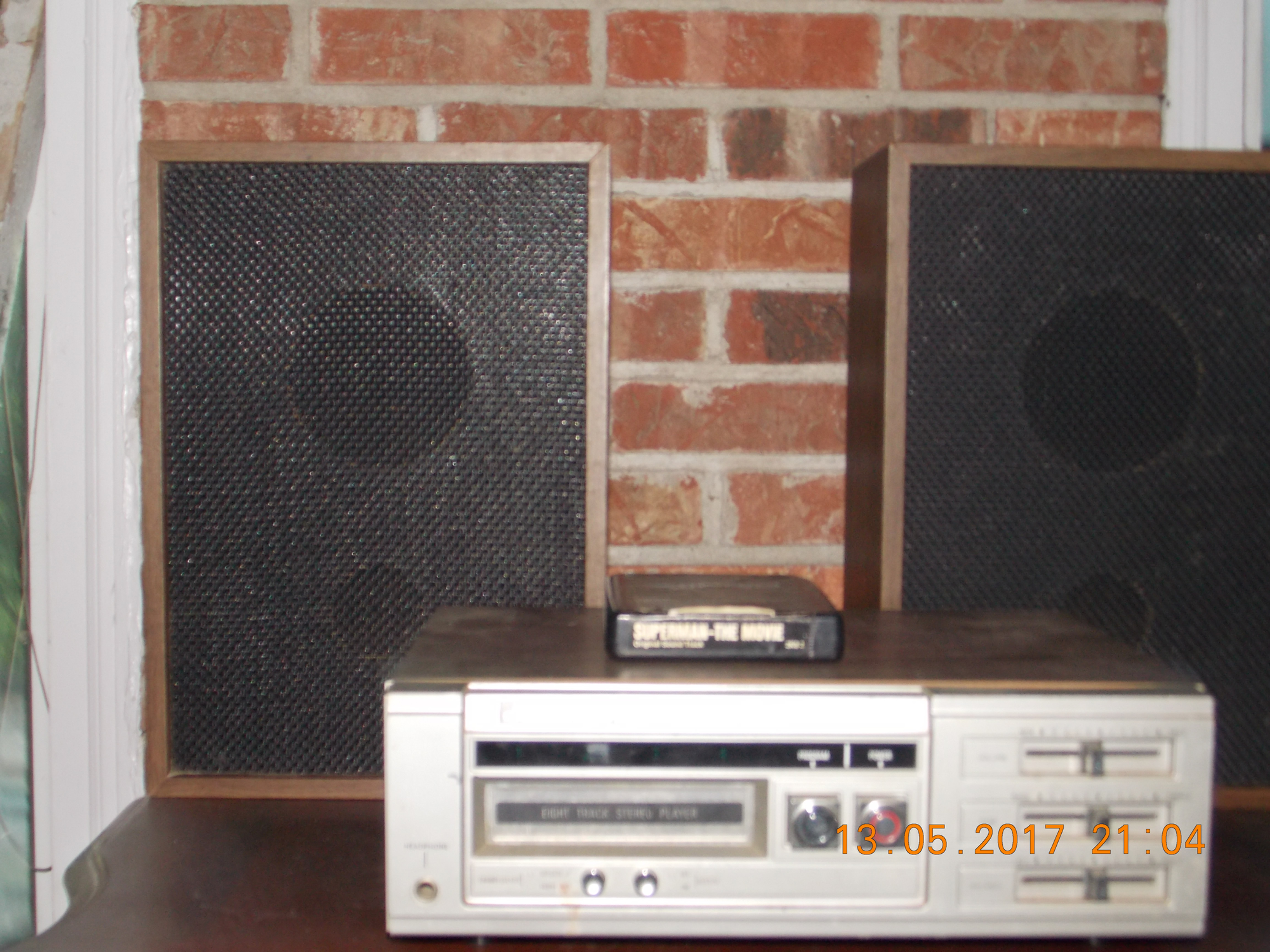 Juliette 8-Track Stereo
