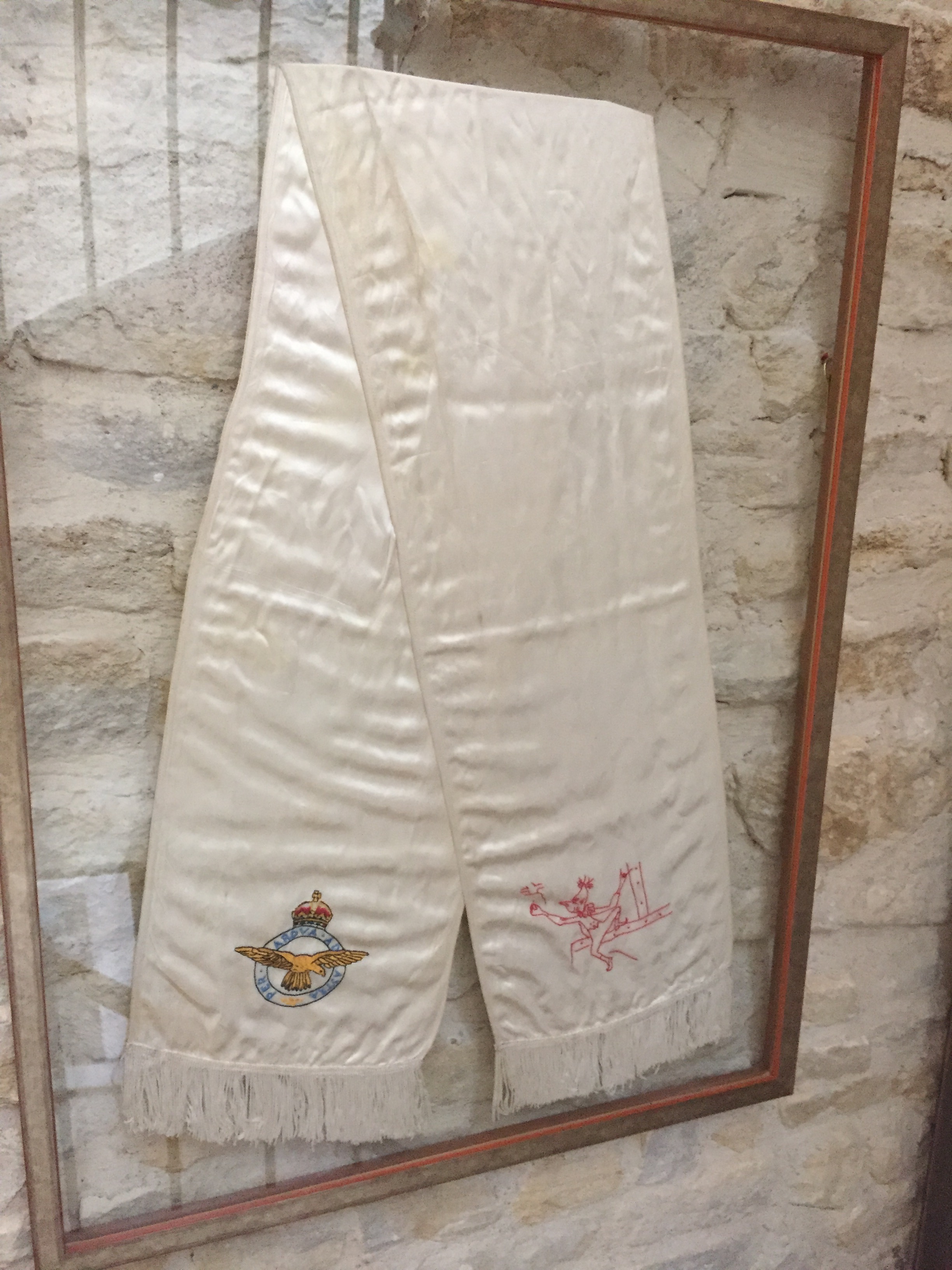 Echarpe en soie de pilote de la RAF