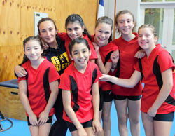 Gran y hermoso equipo de gimnastas DSPV