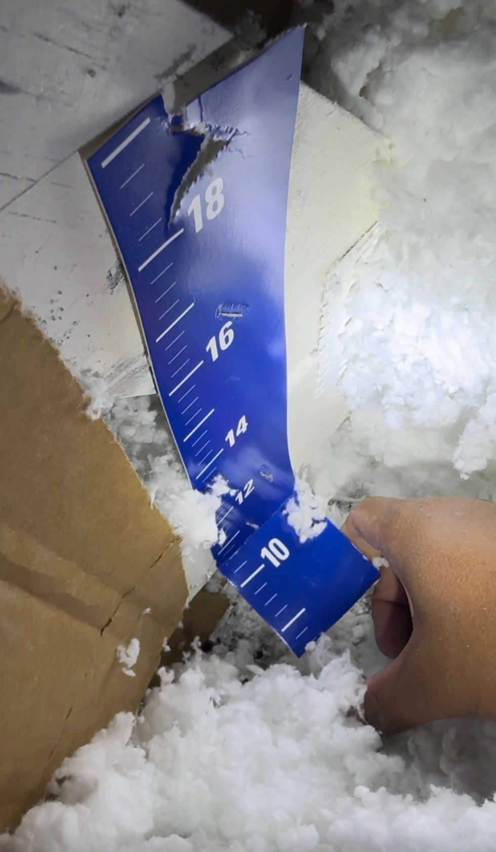 Folded insulation ruler