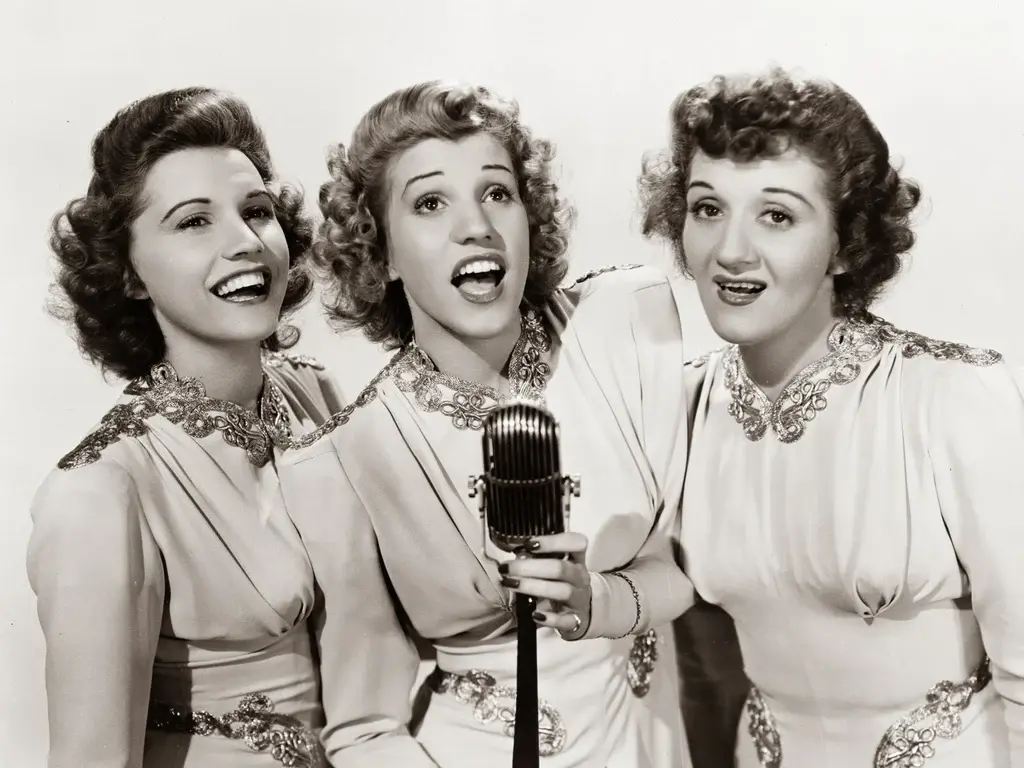 LEGENDS COLLECTION - ANDREWS SISTERS - DISC 06