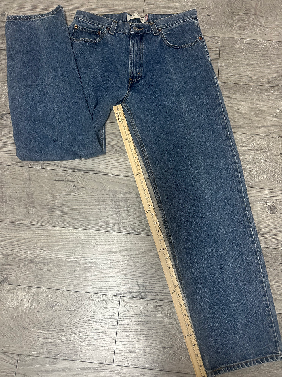 Thumbnail: Levi's Light Wash Jeans