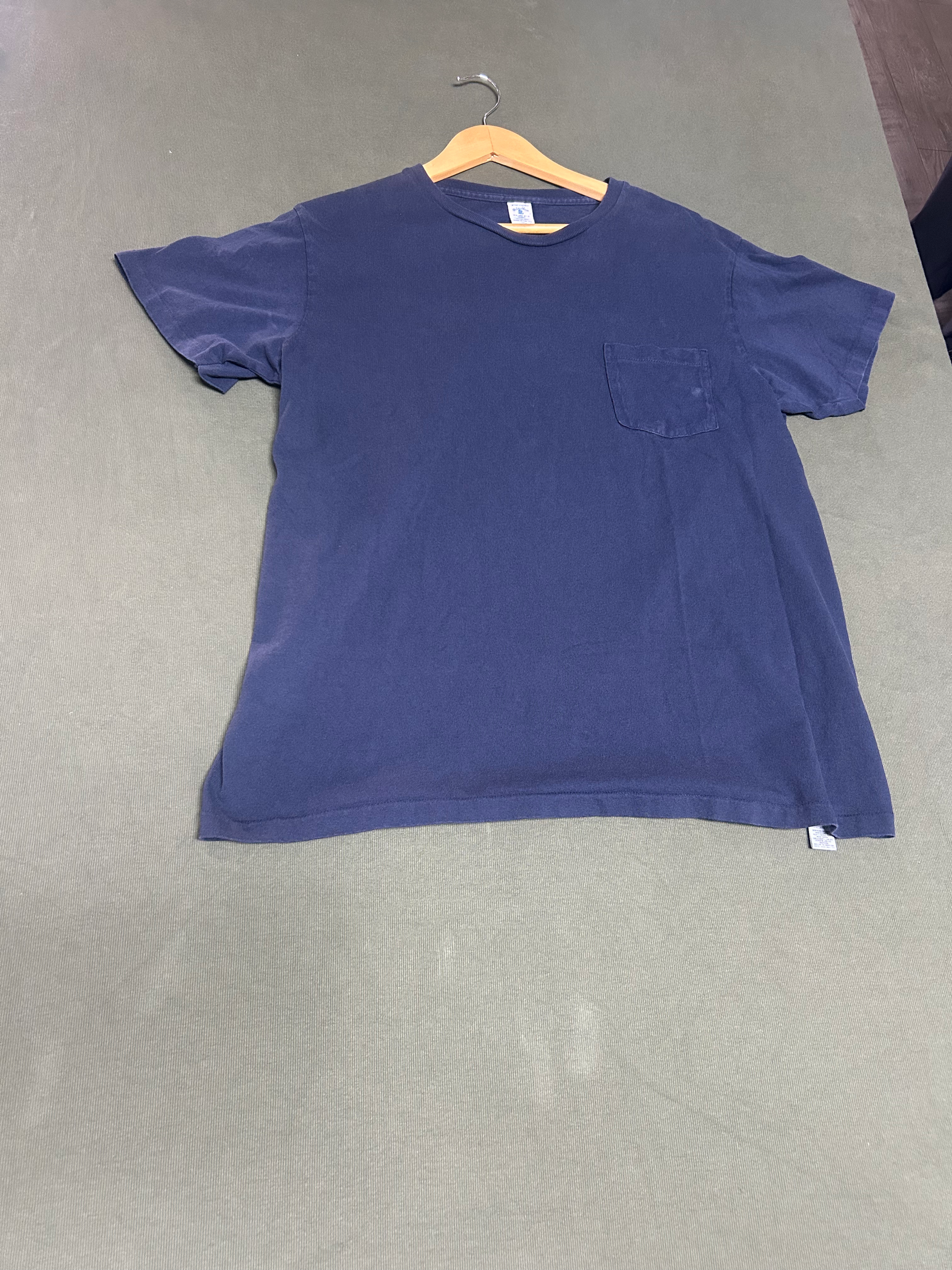 navy blue vintage tshirt