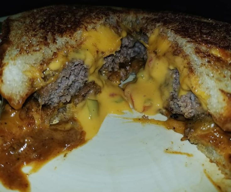 The Perfect Grilled Cheese: An Ode to Gooey, Dripping Delight