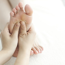 Séance de massage des pieds