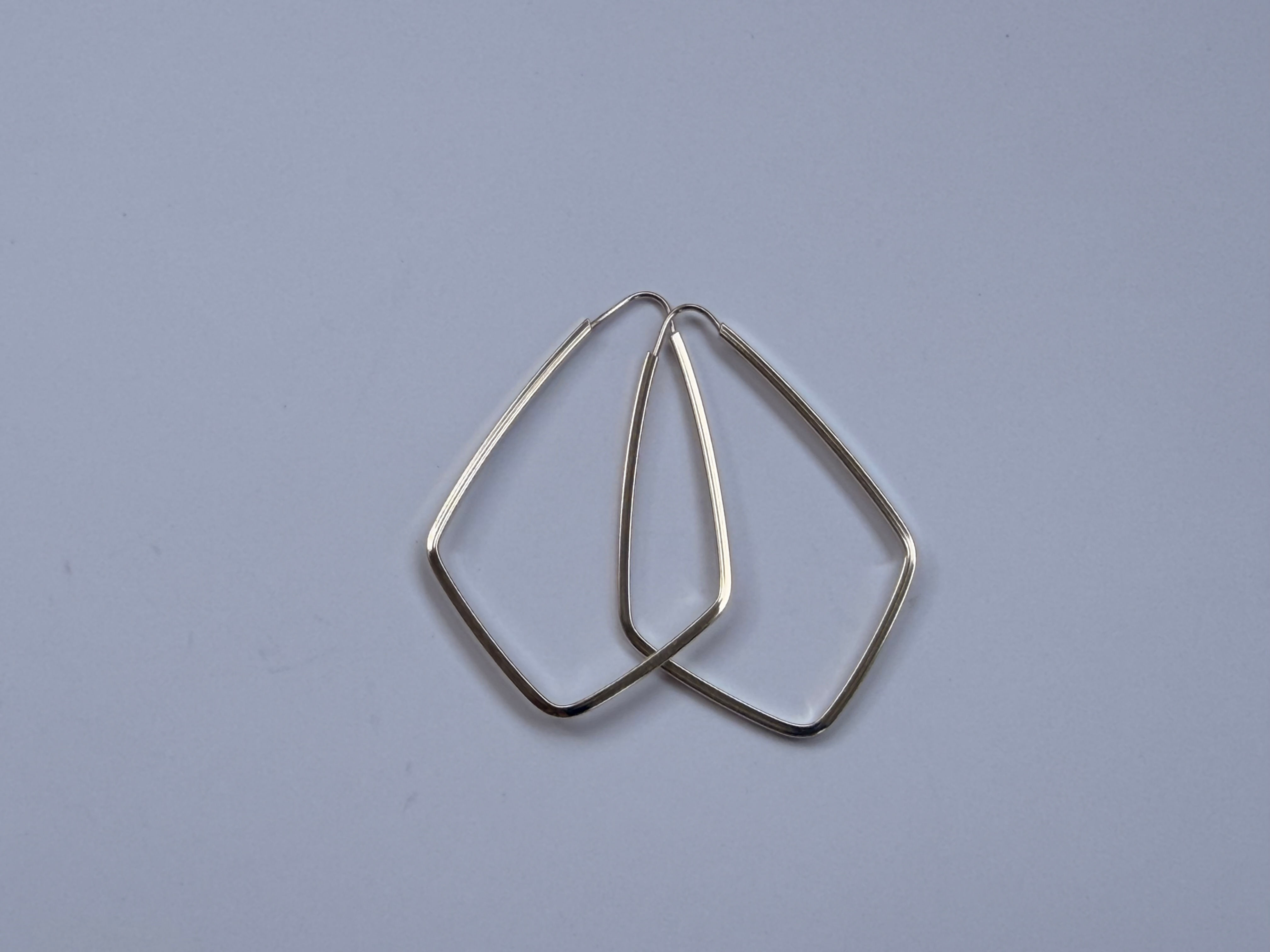 Brinco Argola Losango em Prata 925