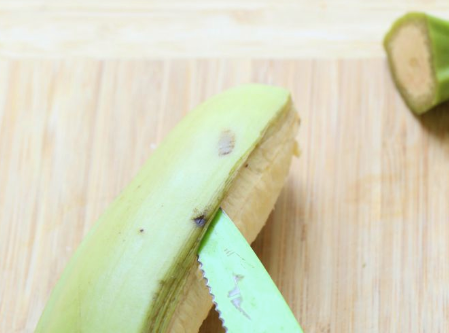 Peeling Plantains