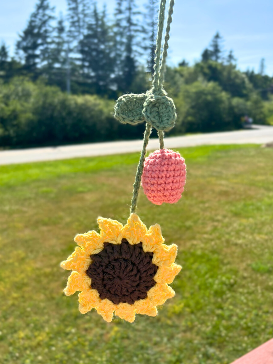 Miniatura: Colgante para auto de Girasol y Tulipán | Decoración para coche | Tejido a mano