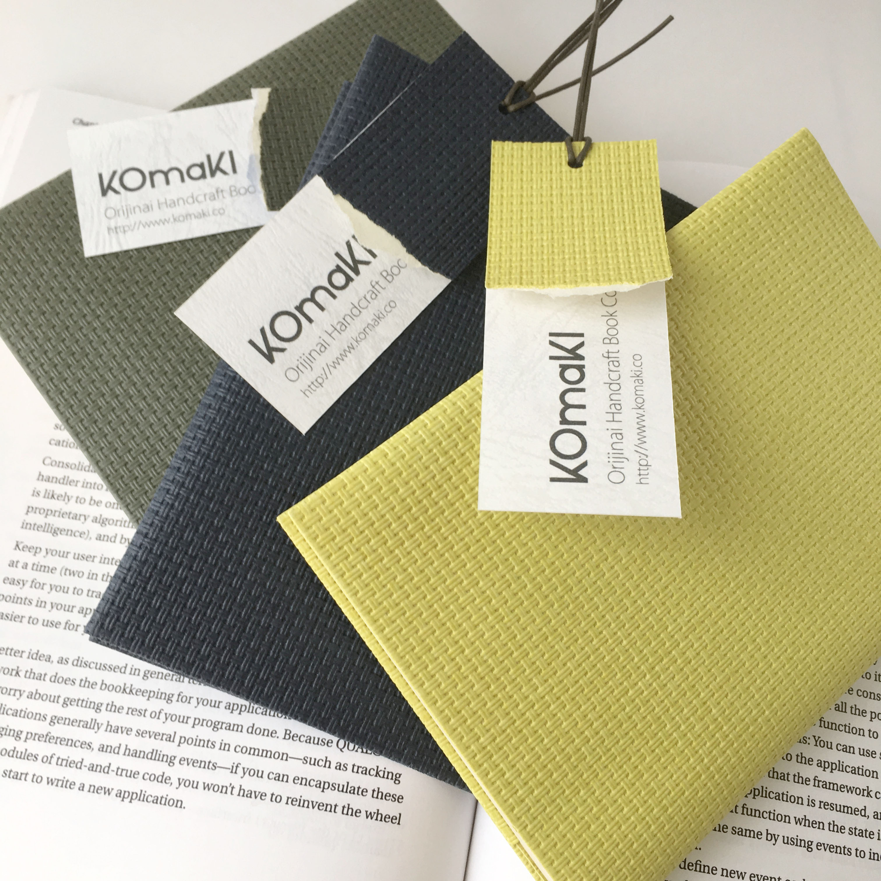 PLAIN LATTICE BOOK COVER Simpler